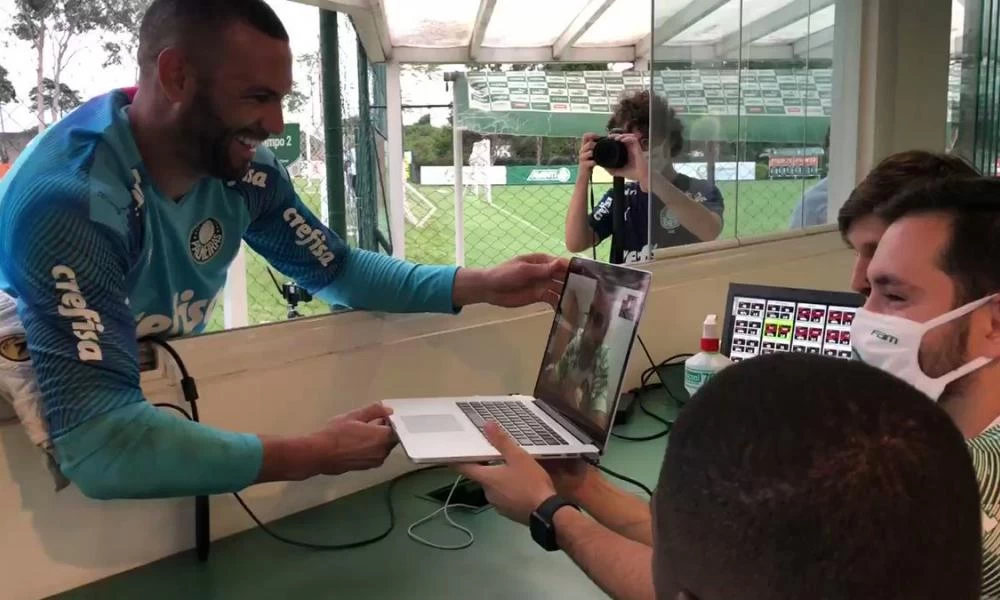 Μέσω drone παρακολούθησε την προπόνηση ο προπονητής της Παλμέιρας!